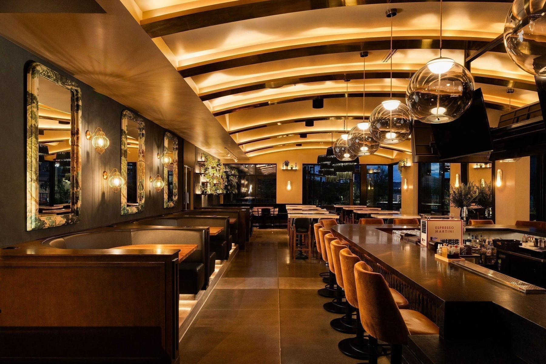 Complete Guide to Sourcing Restaurant Furniture
