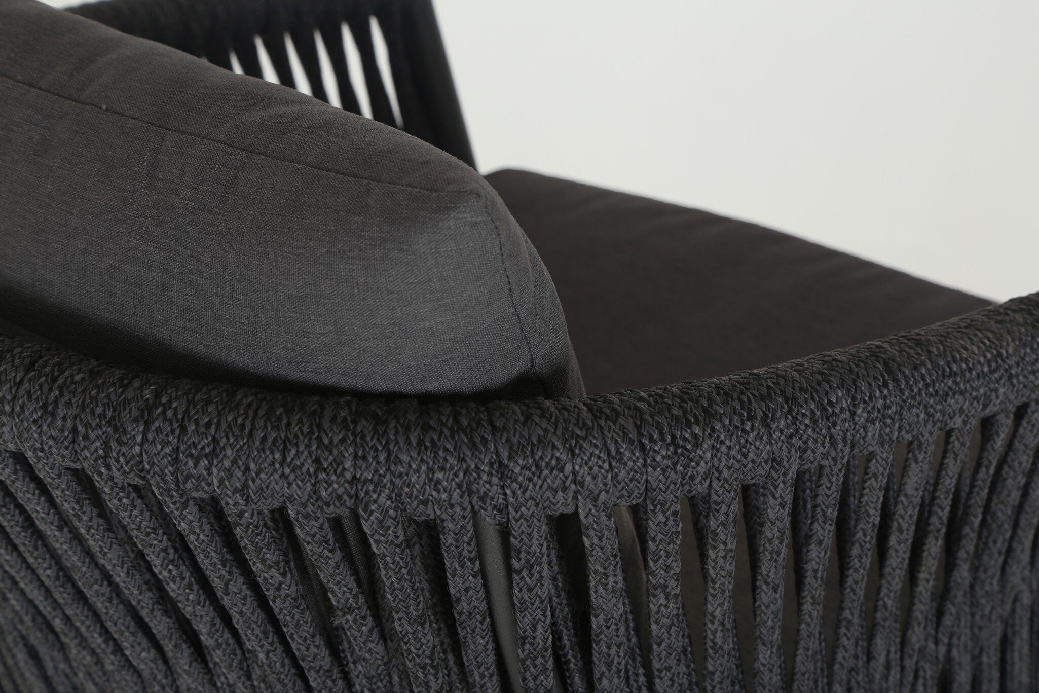 Back woven corner detail Porto Outdoor Bar Stool with a natural teak frame and weather-resistant grey rope-weave backrest