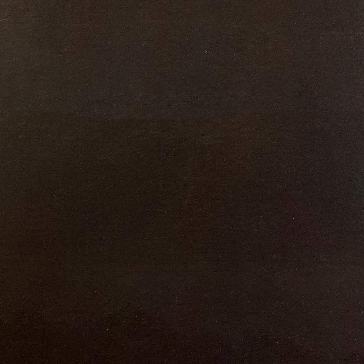 Wood grain base finish swatch in tobacco